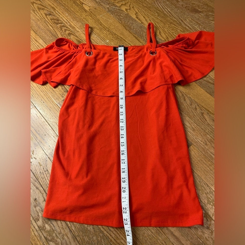 ⚡️Lily Morgan Red Cold Shoulder Ruffle Top - Size Large - Picture 5 of 6
